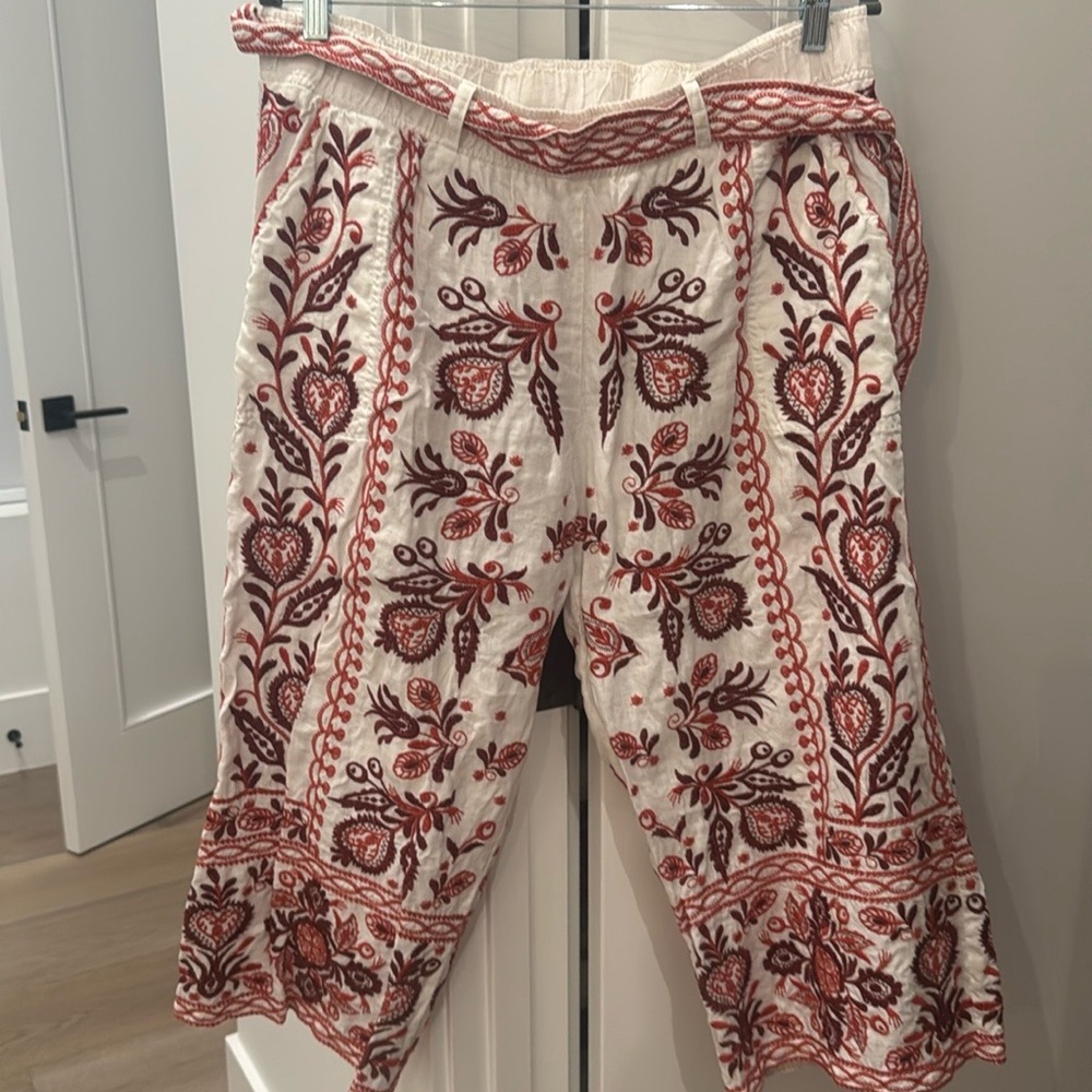 Johnny Was LA 
Embroidered cropped pant